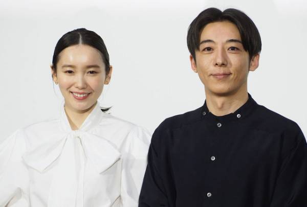 “ヘブンズ・ドアー”ポーズも飛び出す、「岸辺露伴」最新回に高橋一生＆飯豊まりえが感慨