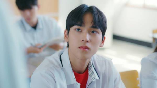 「涙の女王」ムン・ソンヒョンら注目俳優出演「理事長は不良高校生!?」ABEMAで日韓同時配信