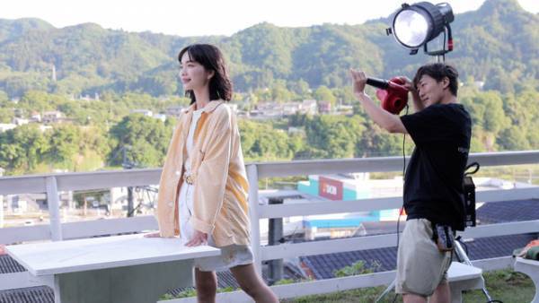 見上愛“りの”、恋に落ちるシーンの舞台裏『不死身ラヴァーズ』メイキング映像