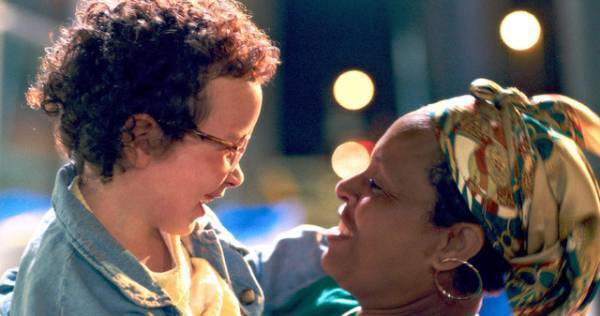 少女とナニーの深い愛の絆を描く フランス映画『クレオの夏休み』7月12日公開