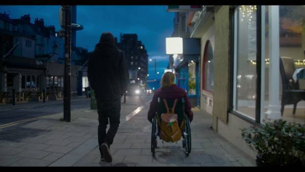 まれな障がいを持つ気鋭女性監督が自ら撮影、自分の生き方を模索する『わたしの物語』6月公開