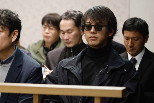 木村拓哉演じる主人公に手錠…「Believe」場面写真公開