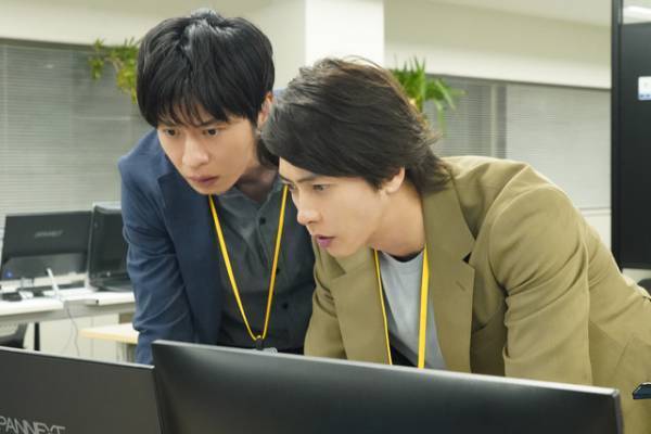 田中圭がサプライズ登場！山下智久の幼なじみ役「ブルーモーメント」