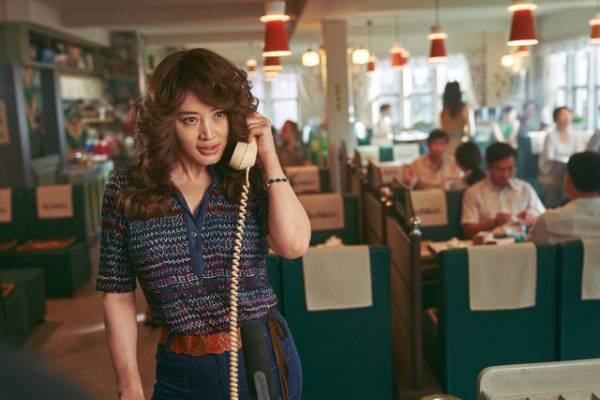 キム・ヘス＆ヨム・ジョンア、アワビの代わりに金塊獲る!?『密輸 1970』予告編＆場面写真