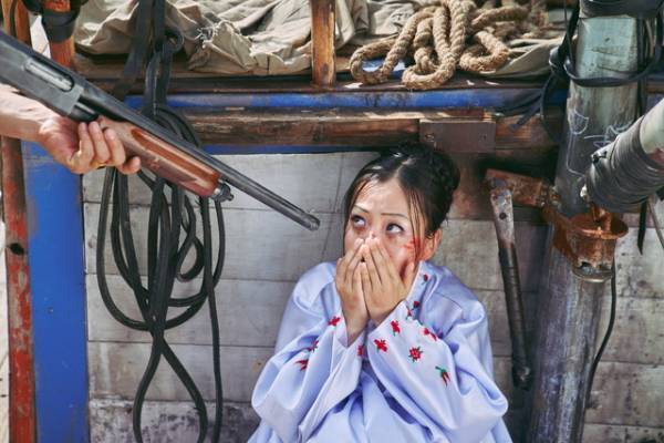 キム・ヘス＆ヨム・ジョンア、アワビの代わりに金塊獲る!?『密輸 1970』予告編＆場面写真