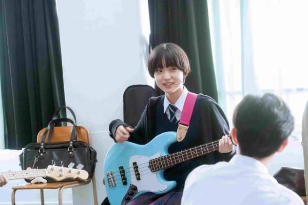 「虎に翼」出演も話題『違国日記』早瀬憩、新垣結衣と「とてもバランスのいいふたり」監督明かす