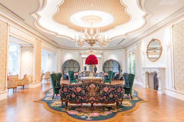 【ディズニー】1泊30万円台＆最上級の宿泊体験を提供　東京ディズニーシー・ファンタジースプリングスホテル「グランドシャトー」潜入！