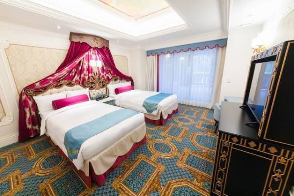 【ディズニー】1泊30万円台＆最上級の宿泊体験を提供　東京ディズニーシー・ファンタジースプリングスホテル「グランドシャトー」潜入！