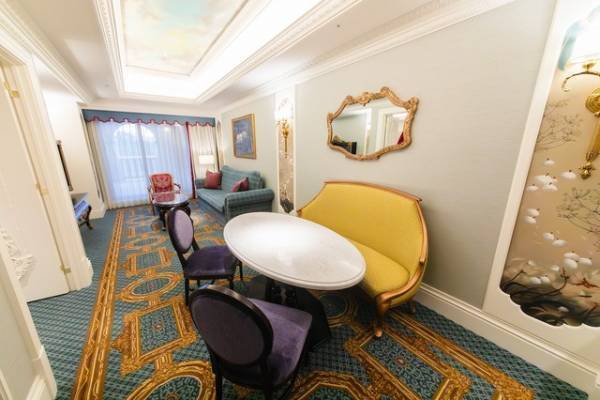 【ディズニー】1泊30万円台＆最上級の宿泊体験を提供　東京ディズニーシー・ファンタジースプリングスホテル「グランドシャトー」潜入！