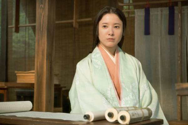 「光る君へ」17話、“書くこと”への情熱高まるまひろの姿に「気持ちすごくわかる」などの声