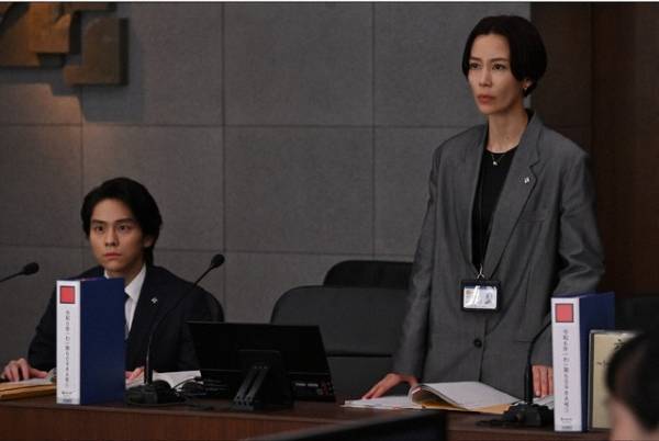 長谷川博己“明墨”が北村匠海“赤峰”の道を拓く「敵討ちをしてくれた」の声上がる…「アンチヒーロー」3話