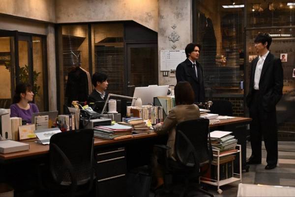 長谷川博己“明墨”が北村匠海“赤峰”の道を拓く「敵討ちをしてくれた」の声上がる…「アンチヒーロー」3話