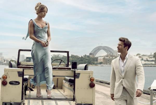 シドニー・スウィーニー＆グレン・パウエルが宙吊りで“安心ソング”熱唱『恋するプリテンダー』本編映像