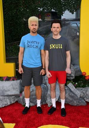 ライアン・ゴズリング、『フォールガイ』のプレミアに「ビーバス＆バットヘッド」の仮装で登場