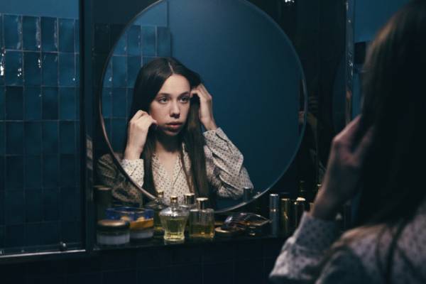 フランス中を震撼させた有名作家への告発を映画化『コンセント／同意』予告編