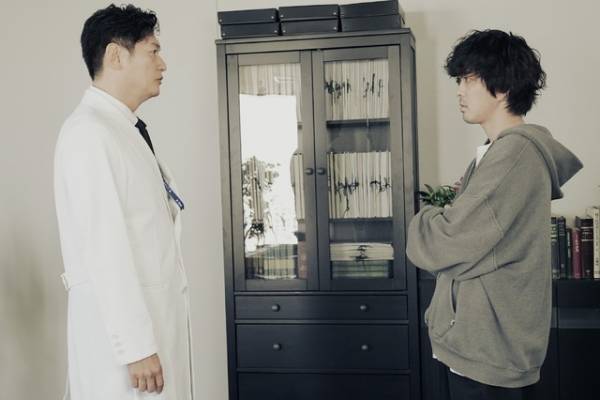 岡山天音“綾野”が杉咲花“ミヤビ”との過去を思い出す表情に「切ない」「良すぎる」の声上がる…「アンメット」4話