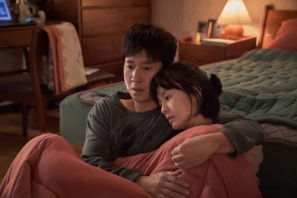 キム・スヒョンは人気賞獲得、『ソウルの春』監督と「ムービング」が大賞に　第60回百想芸術大賞発表