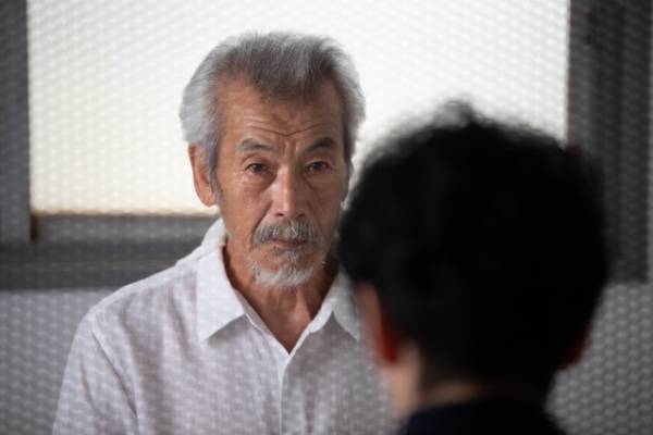 小松菜奈＆松田龍平らの表情と佐渡島の大自然捉える『わたくしどもは。』場面写真