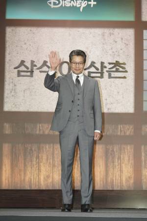 ソン・ガンホ「緊張とトキメキが交錯」　ドラマ「サムシクおじさん」で“後輩っぷり”発揮