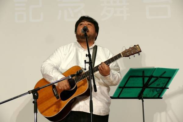 見上愛、松居大悟監督からの手紙に感涙『不死身ラヴァーズ』公開記念舞台挨拶