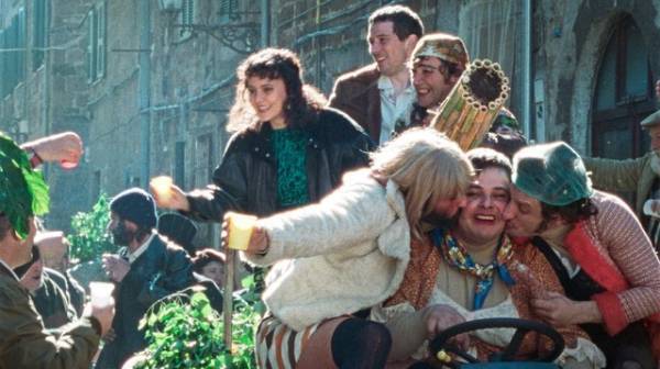 「陶酔して幸福感に包まれた」グレタ・ガーウィグ監督も絶賛『墓泥棒と失われた女神』場面写真