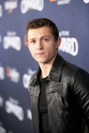 舞台「ロミオとジュリエット」、トム・ホランド扮するロミオのファーストルック画像を公開