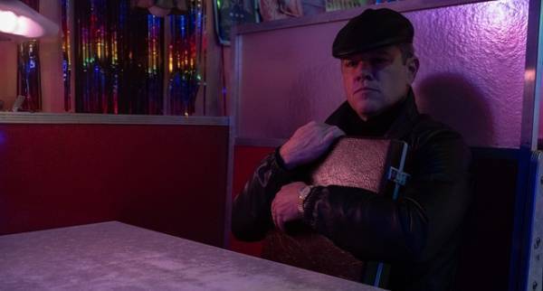 マット・デイモン、謎の上院議員役で登場『ドライブアウェイ・ドールズ』本編映像