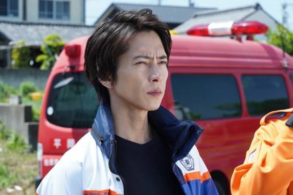 チームの空気を左右する山下智久“晴原”に出口夏希“雲田”が進言…「いいチームになってきた」の声上がる「ブルーモーメント」5話