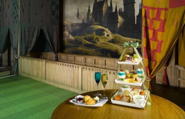 「スタジオツアー東京」開業1周年記念！ 『賢者の石』イメージの期間限定メニュー登場