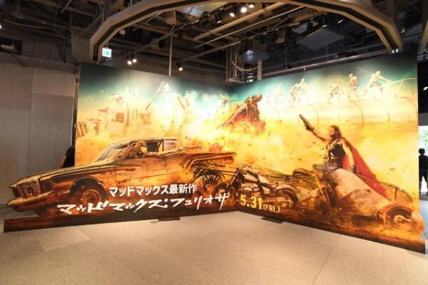 『マッドマックス：フュリオサ』公開記念、渋谷の中心で「マッドワールドV8展」開催