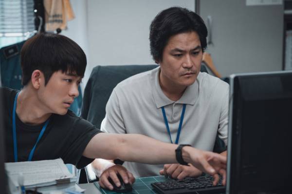 シン・ヘソン、フリマサービスから標的に!?『ターゲット』予告編