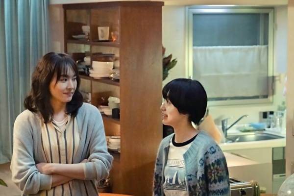 新垣結衣＆早瀬憩『違国日記』、槙生と朝の関係が変わっていく本編映像