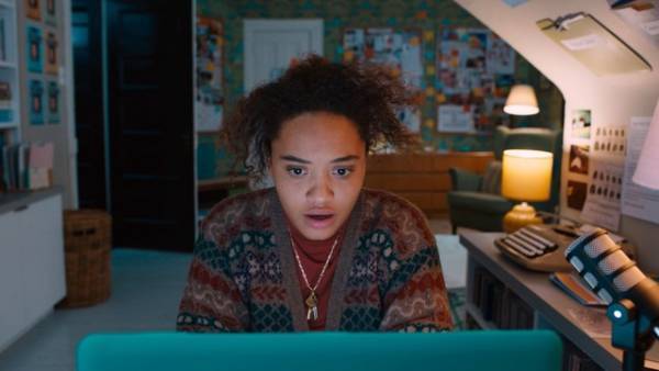 未解決事件にのめり込む…『＃スージー・サーチ』場面写真一挙解禁