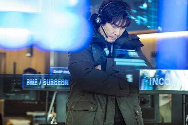 ド・ギョンス「恐怖や孤独について監督と対話を重ねました」『THE MOON』メイキング映像