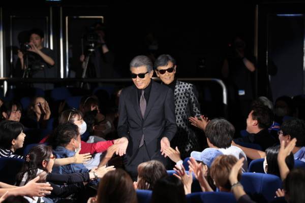 舘ひろし＆柴田恭兵「本当に感謝」「素敵な出会い」“最後”の掛け合い披露『帰ってきた あぶない刑事』