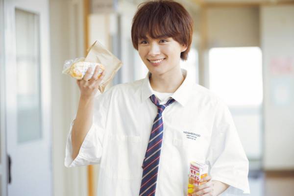 大西流星＆窪塚愛流＆猪狩蒼弥が笑顔見せる『恋を知らない僕たちは』場面写真