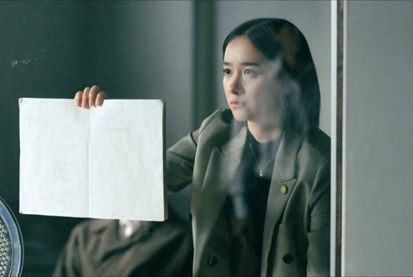 ある人物の裏切りが発覚、「信じたい」の声上がる…「アンチヒーロー」9話