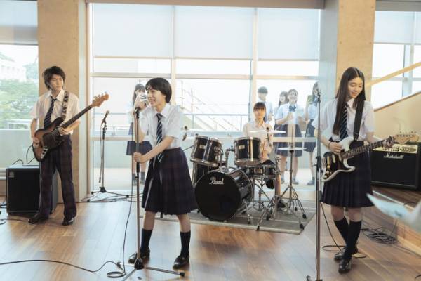 『違国日記』早瀬憩がバンド・ボーカルに挑戦した特別映像解禁