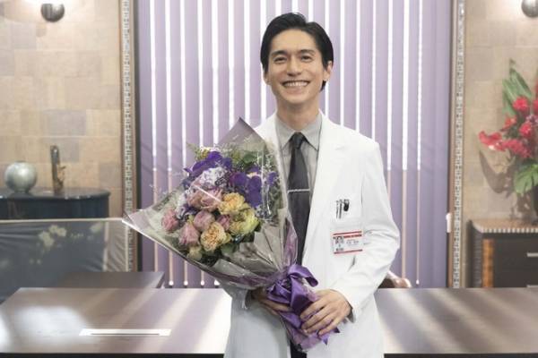 錦戸亮＆芳根京子＆見上愛、笑顔でクランクアップ「Re:リベンジ」