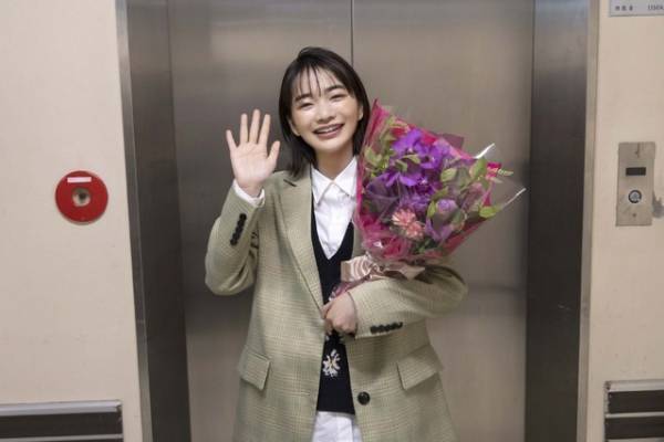 錦戸亮＆芳根京子＆見上愛、笑顔でクランクアップ「Re:リベンジ」