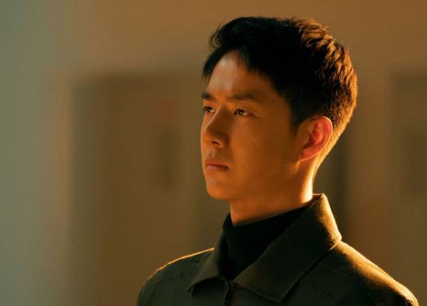 ワン・イーボー主演『ボーン・トゥ・フライ』緊迫感あふれるテスト飛行の本編＆新予告解禁