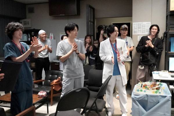 「アンメット」若葉竜也＆岡山天音＆尾崎匠海の誕生日をサプライズでお祝い