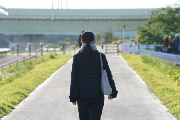 奈緒主演『先生の白い嘘』登場人物の内面に迫る、yamaの主題歌コラボPV完成