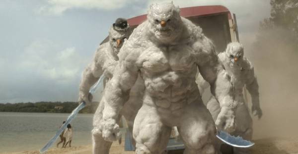 ドウェイン・ジョンソン＆クリス・エヴァンスのクリスマス映画『Red One』初予告編