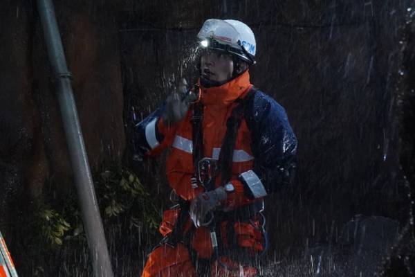 山下智久“晴原”が仲間たちと築いた信頼関係に「感動」「メンバーの言葉に涙」の声上がる「ブルーモーメント」最終話