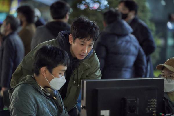 「どんなジャンルもこなせる」チョン・ユミがイ・ソンギュンについて語る『スリープ』メイキング映像