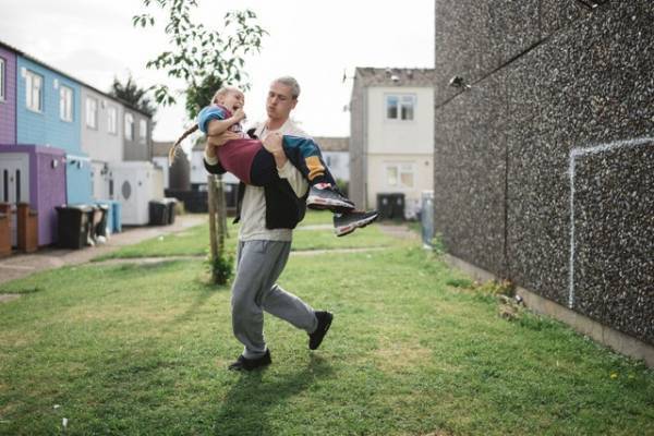 父と娘の心の距離が近づく…『SCRAPPER／スクラッパー』本編映像