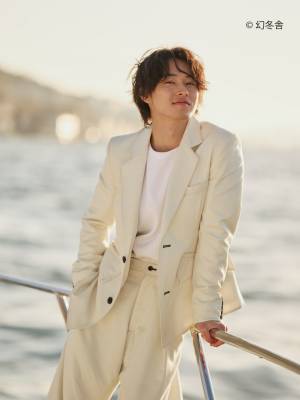 山崎賢人、9月7日に俳優デビュー15周年記念写真集発売