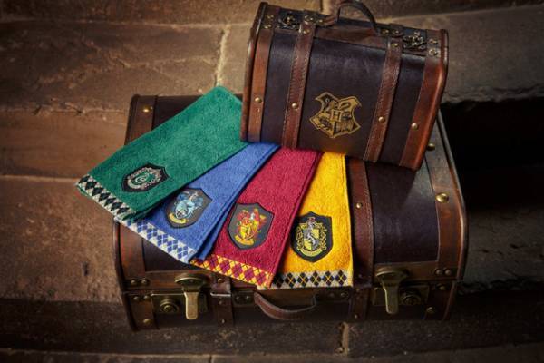 「メイキング・オブ・ハリー・ポッター」の人気グッズが購入可能　公式ECサイト、日本初オープン