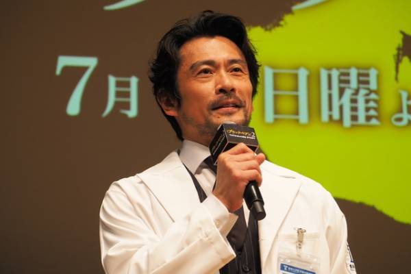 二宮和也、6年ぶりの「ブラックペアン」で幸せをかみしめる「すごく今恵まれた現場にいる」